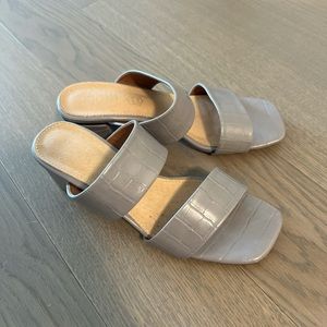 MIM shoes gray leather sandals